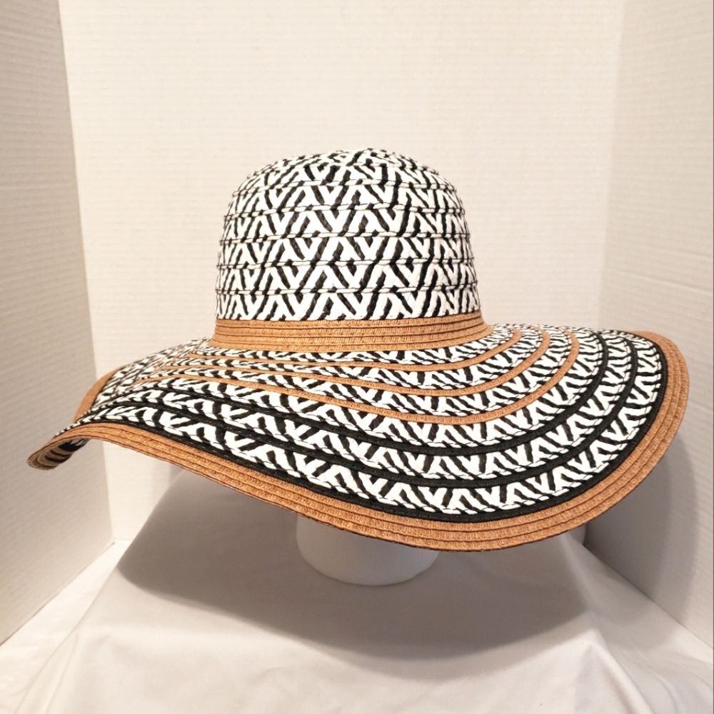 NWOT - CoCo & Carmen Boho Straw Beachy Tan, Black and White Floppy Hat Size: OS - Picture 4 of 9